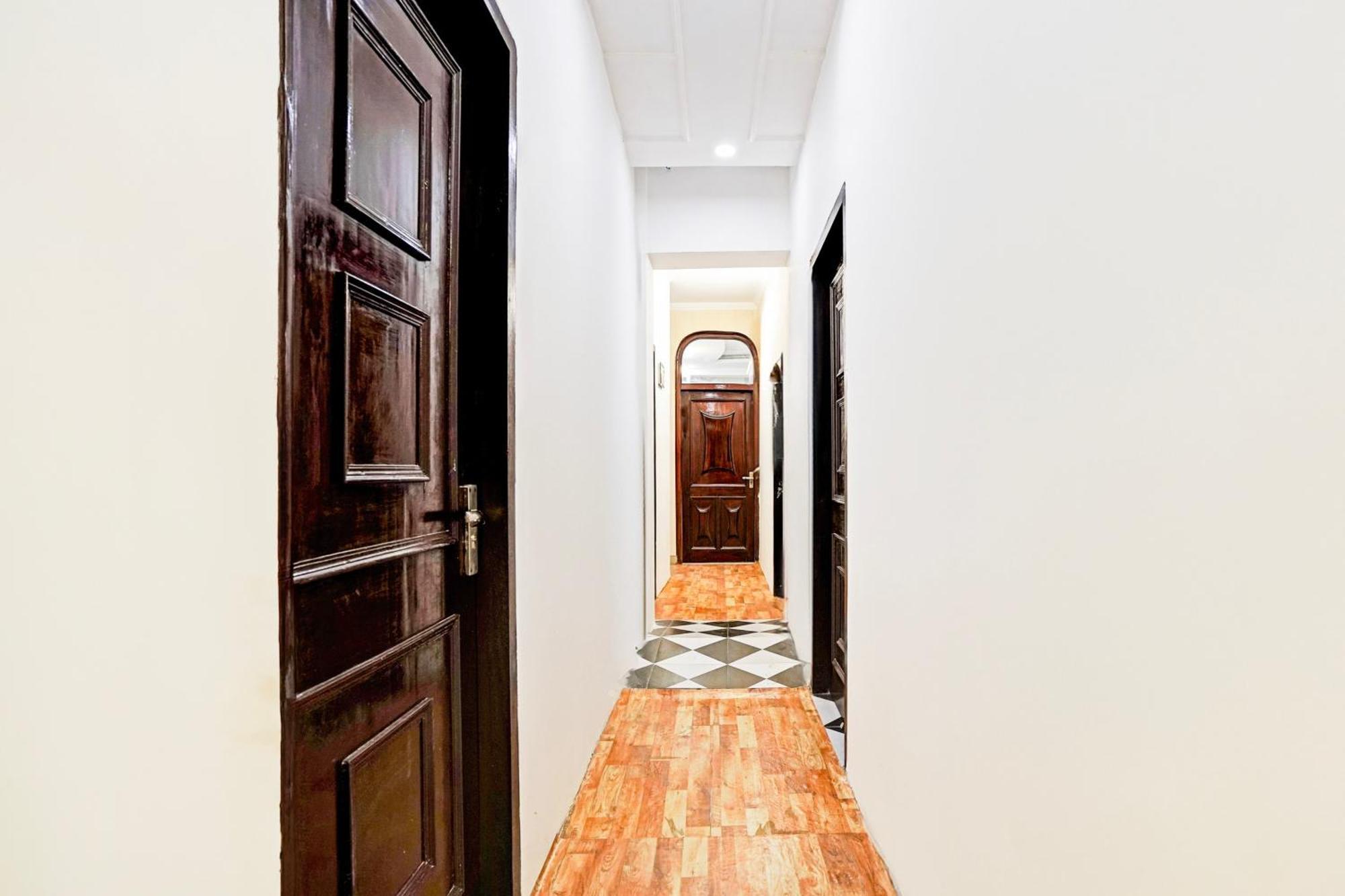 Hotel O Le Empire Stay House Yeni Delhi Dış mekan fotoğraf